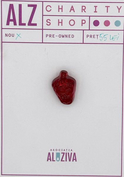 Broșă-pin căpșună @Mă ghindesc la tine
